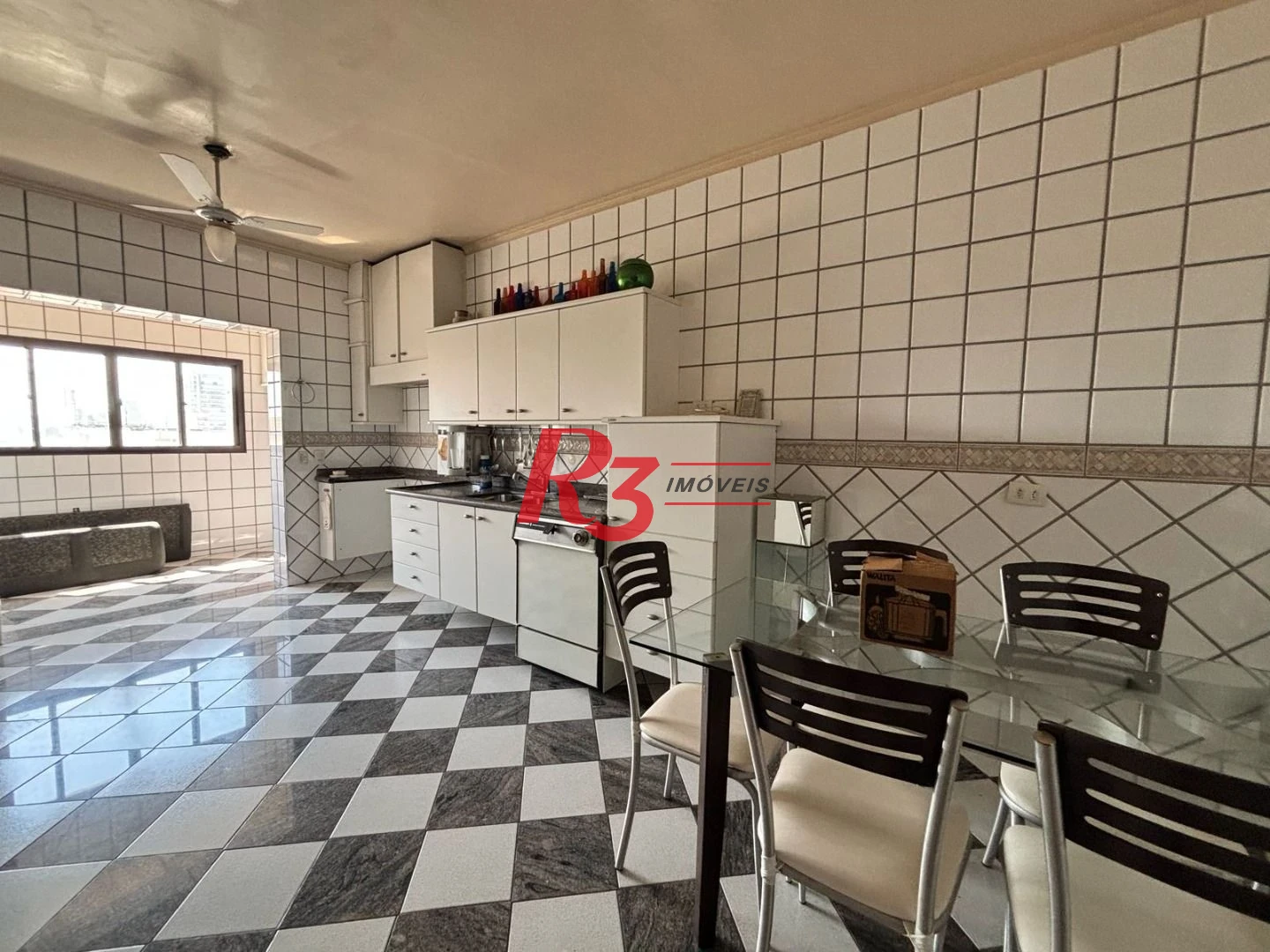 Excelente Cobertura Duplex com 4 quartos, 2 suítes, 2 vagas, bairro Gonzaga!!!