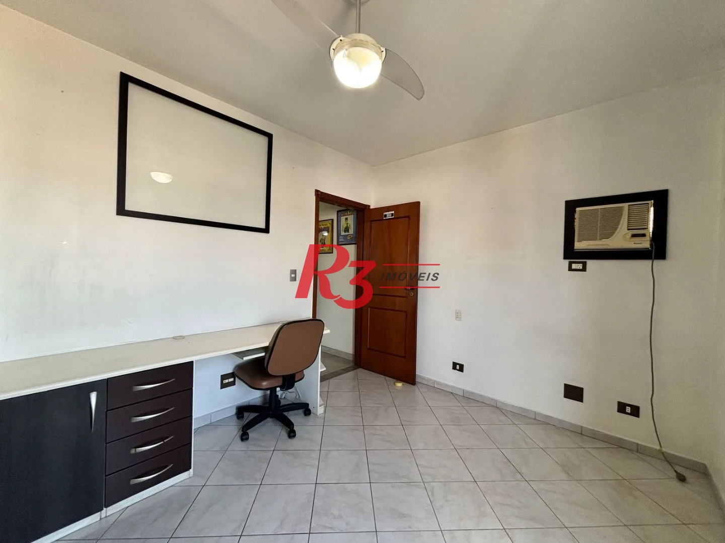 Excelente Cobertura Duplex com 4 quartos, 2 suítes, 2 vagas, bairro Gonzaga!!!