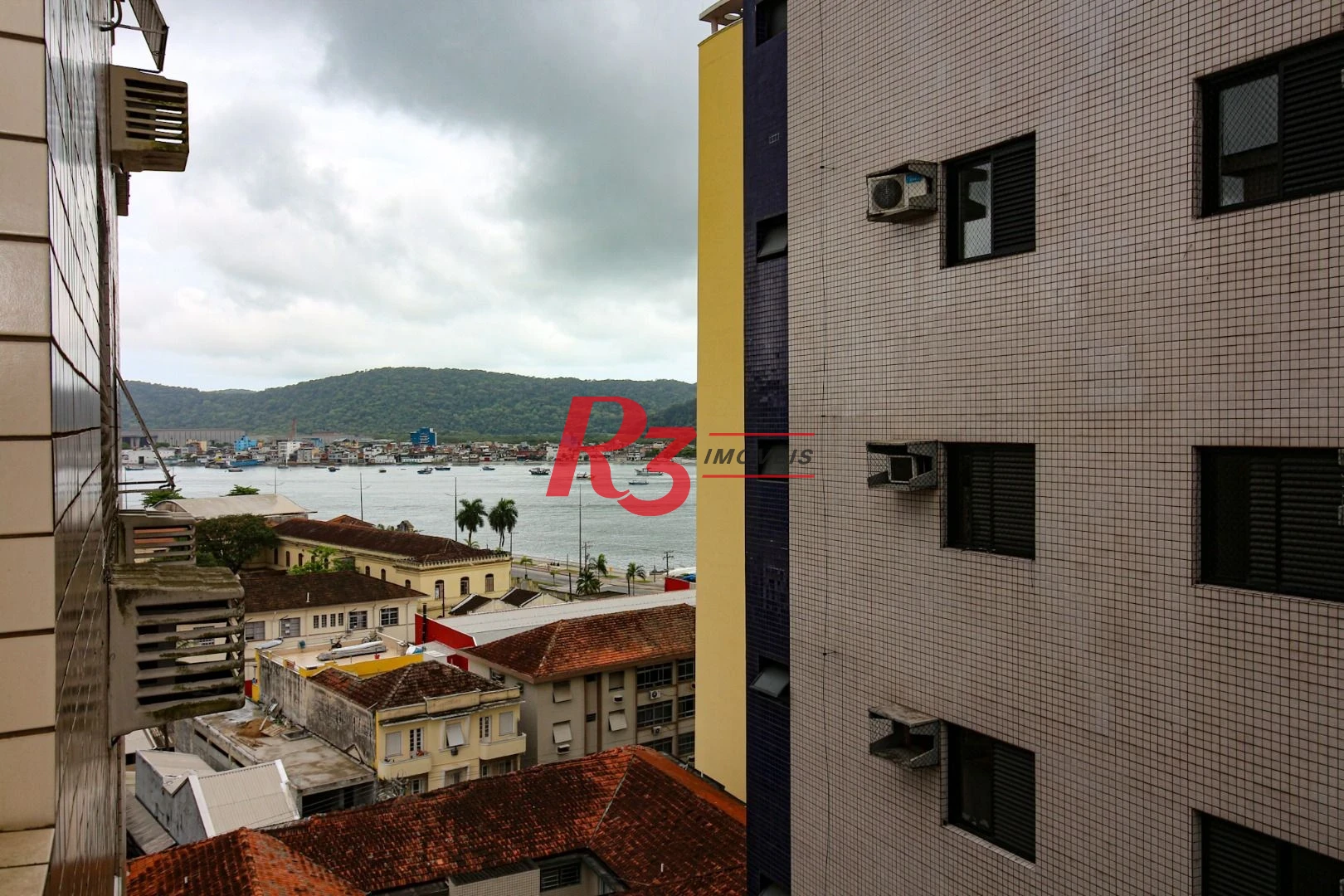 Cobertura com 3 dormitórios à venda, 246 m² por R$ 1.400.000,00 - Ponta da Praia - Santos/SP
