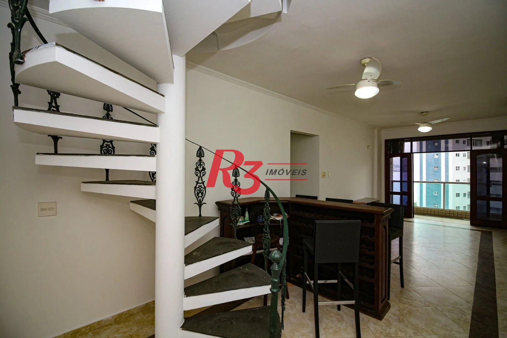 Cobertura com 3 dormitórios à venda, 246 m² por R$ 1.400.000,00 - Ponta da Praia - Santos/SP