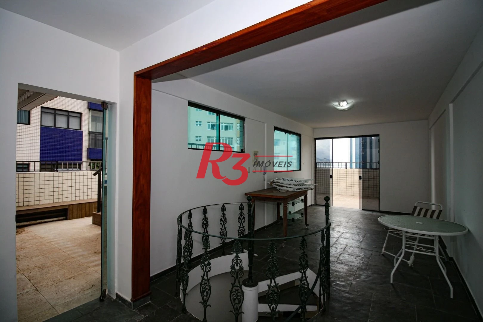 Cobertura com 3 dormitórios à venda, 246 m² por R$ 1.400.000,00 - Ponta da Praia - Santos/SP