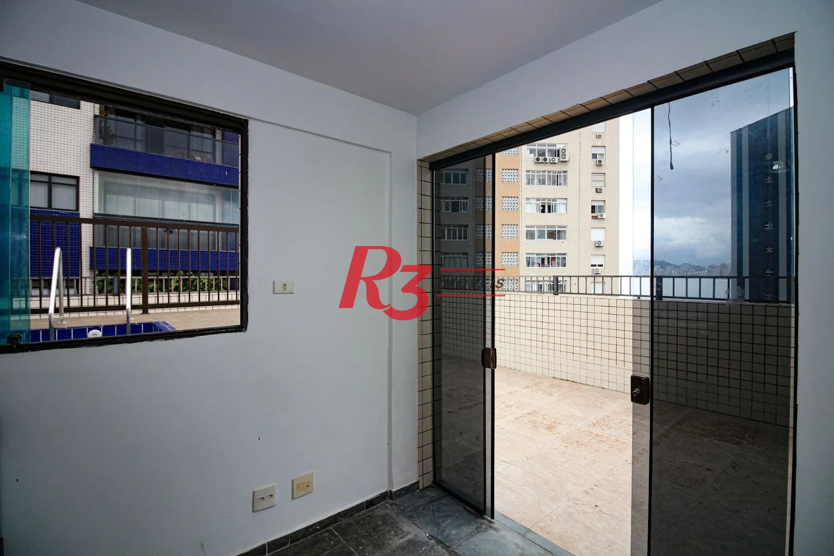 Cobertura com 3 dormitórios à venda, 246 m² por R$ 1.400.000,00 - Ponta da Praia - Santos/SP