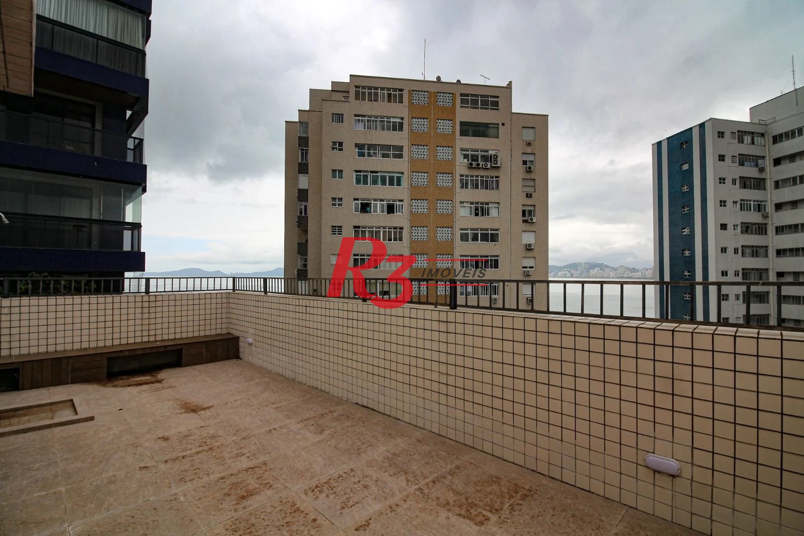 Cobertura com 3 dormitórios à venda, 246 m² por R$ 1.400.000,00 - Ponta da Praia - Santos/SP