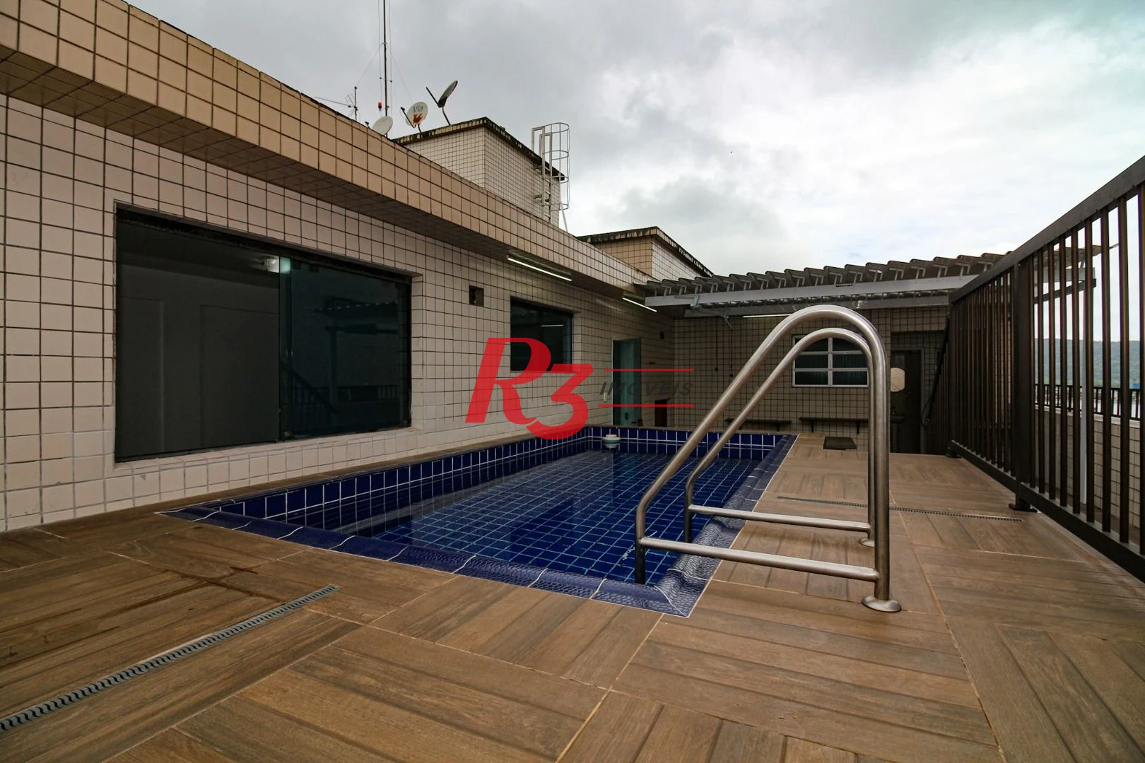Cobertura com 3 dormitórios à venda, 246 m² por R$ 1.400.000,00 - Ponta da Praia - Santos/SP