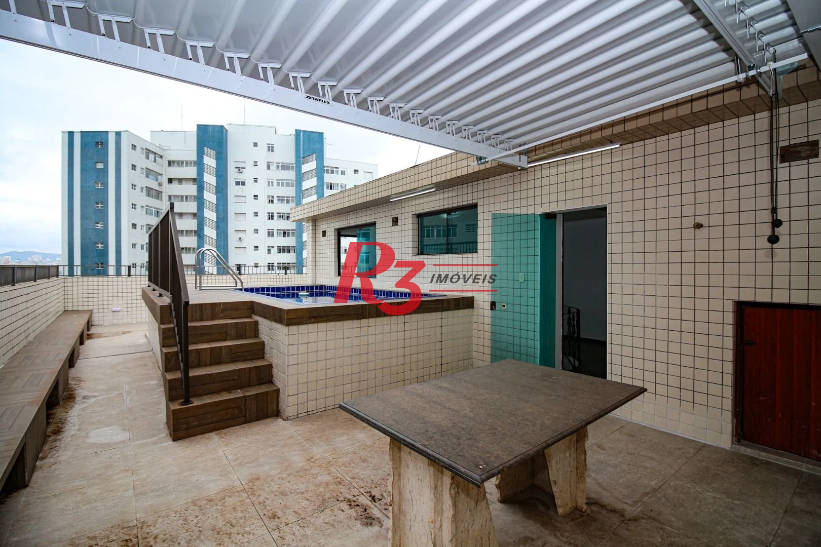 Cobertura com 3 dormitórios à venda, 246 m² por R$ 1.400.000,00 - Ponta da Praia - Santos/SP