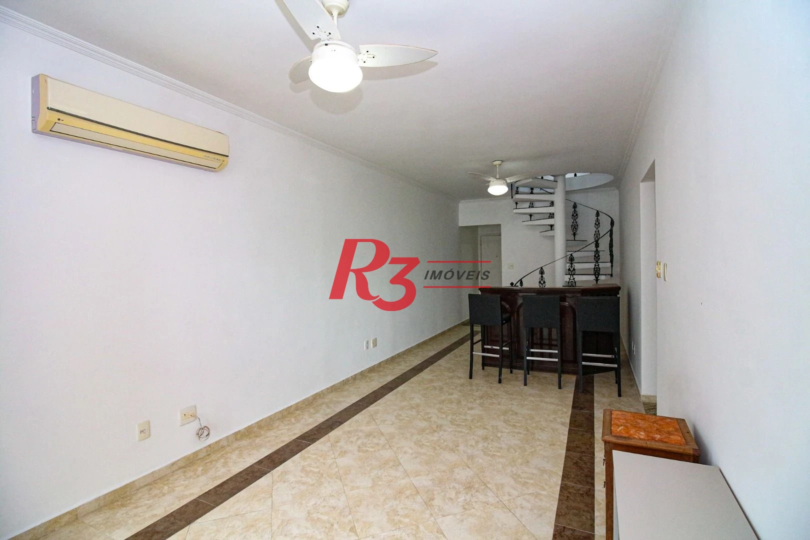 Cobertura com 3 dormitórios à venda, 246 m² por R$ 1.400.000,00 - Ponta da Praia - Santos/SP