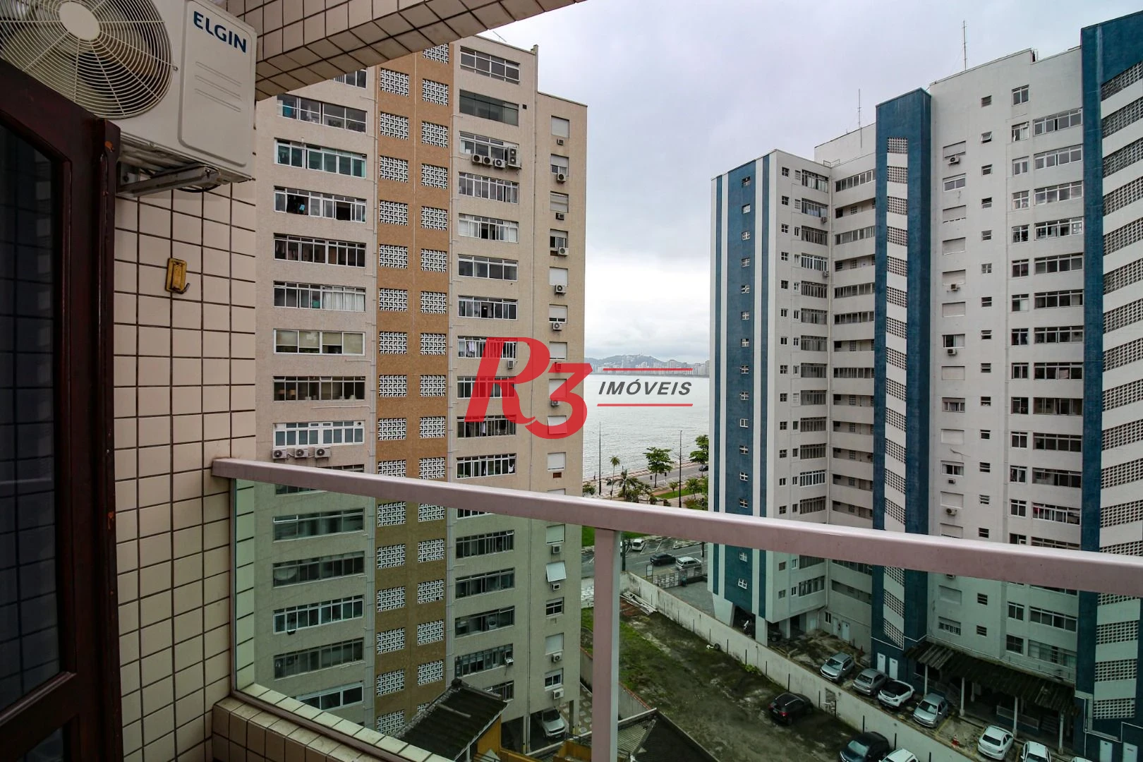 Cobertura com 3 dormitórios à venda, 246 m² por R$ 1.400.000,00 - Ponta da Praia - Santos/SP