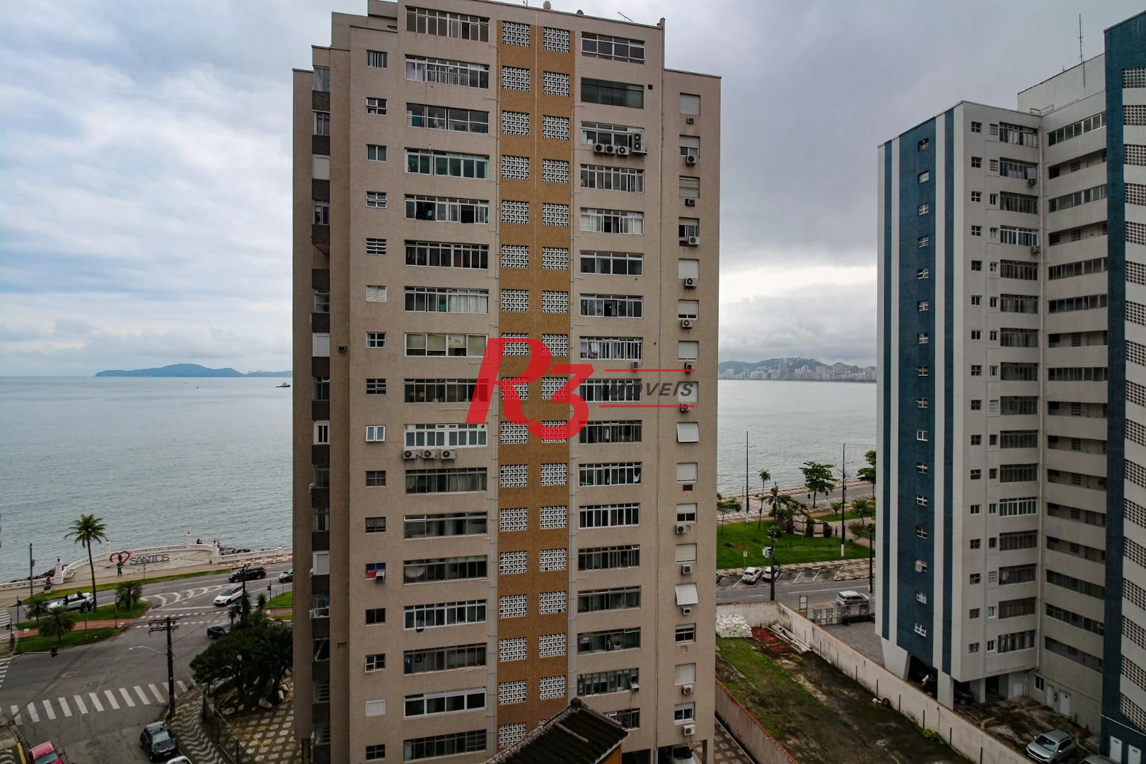 Cobertura com 3 dormitórios à venda, 246 m² por R$ 1.400.000,00 - Ponta da Praia - Santos/SP