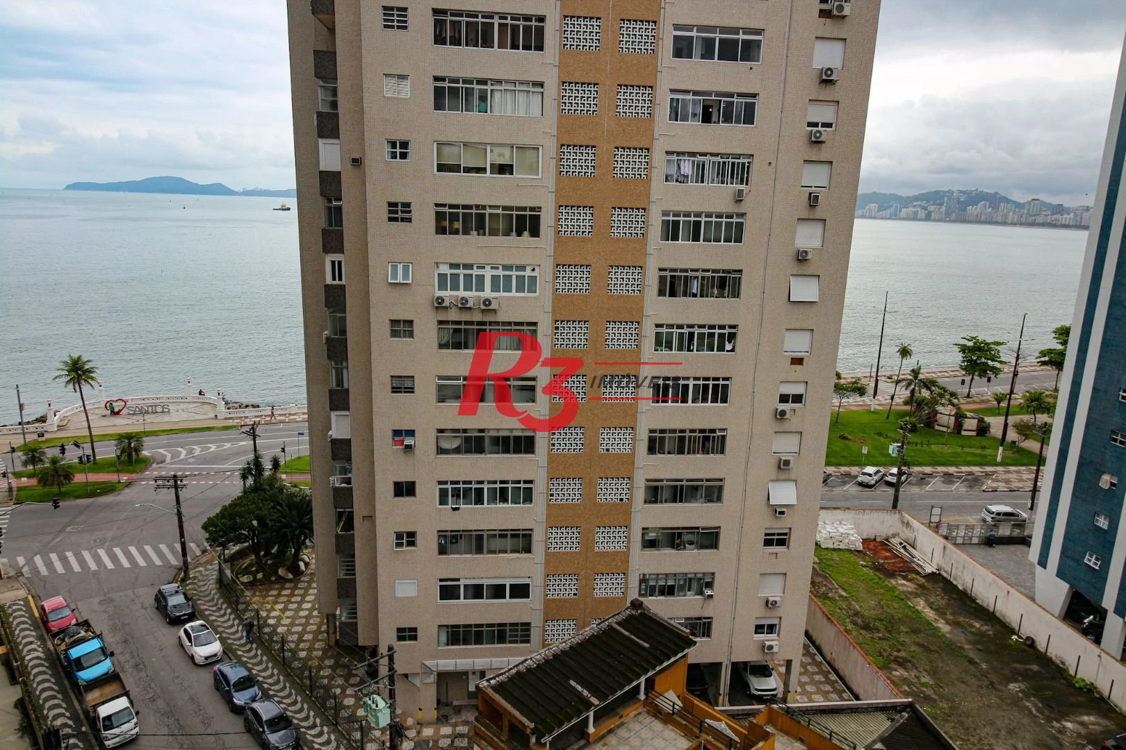 Cobertura com 3 dormitórios à venda, 246 m² por R$ 1.400.000,00 - Ponta da Praia - Santos/SP
