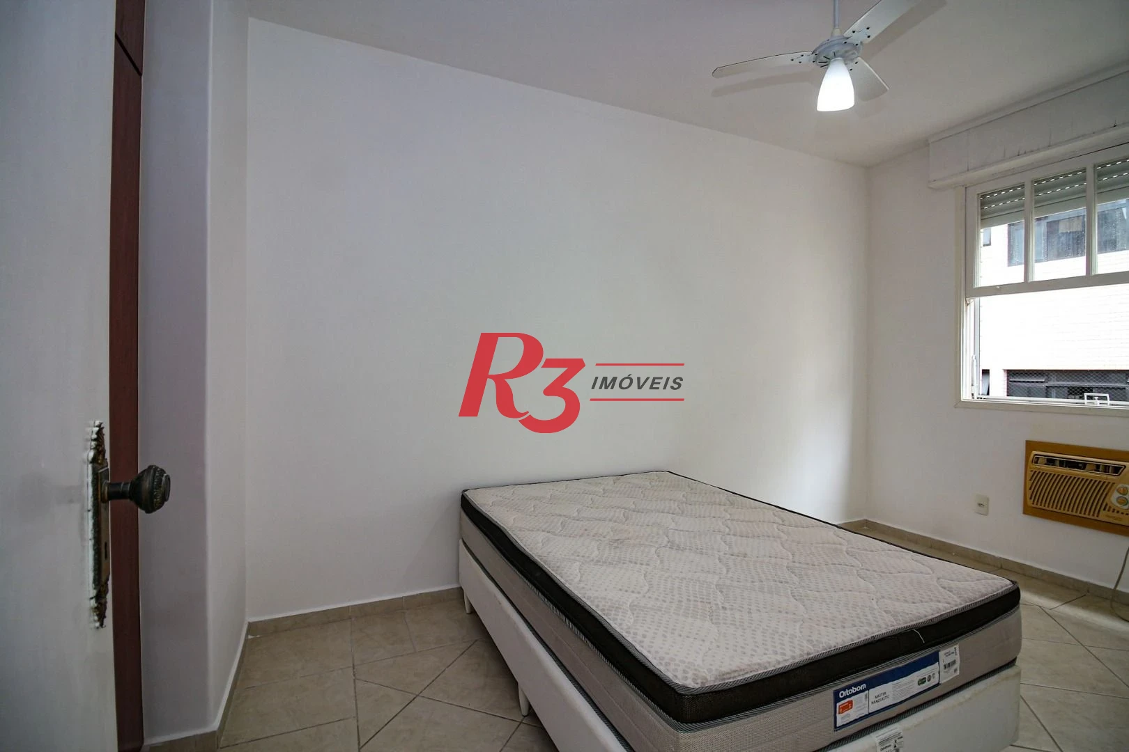 Cobertura com 3 dormitórios à venda, 246 m² por R$ 1.400.000,00 - Ponta da Praia - Santos/SP