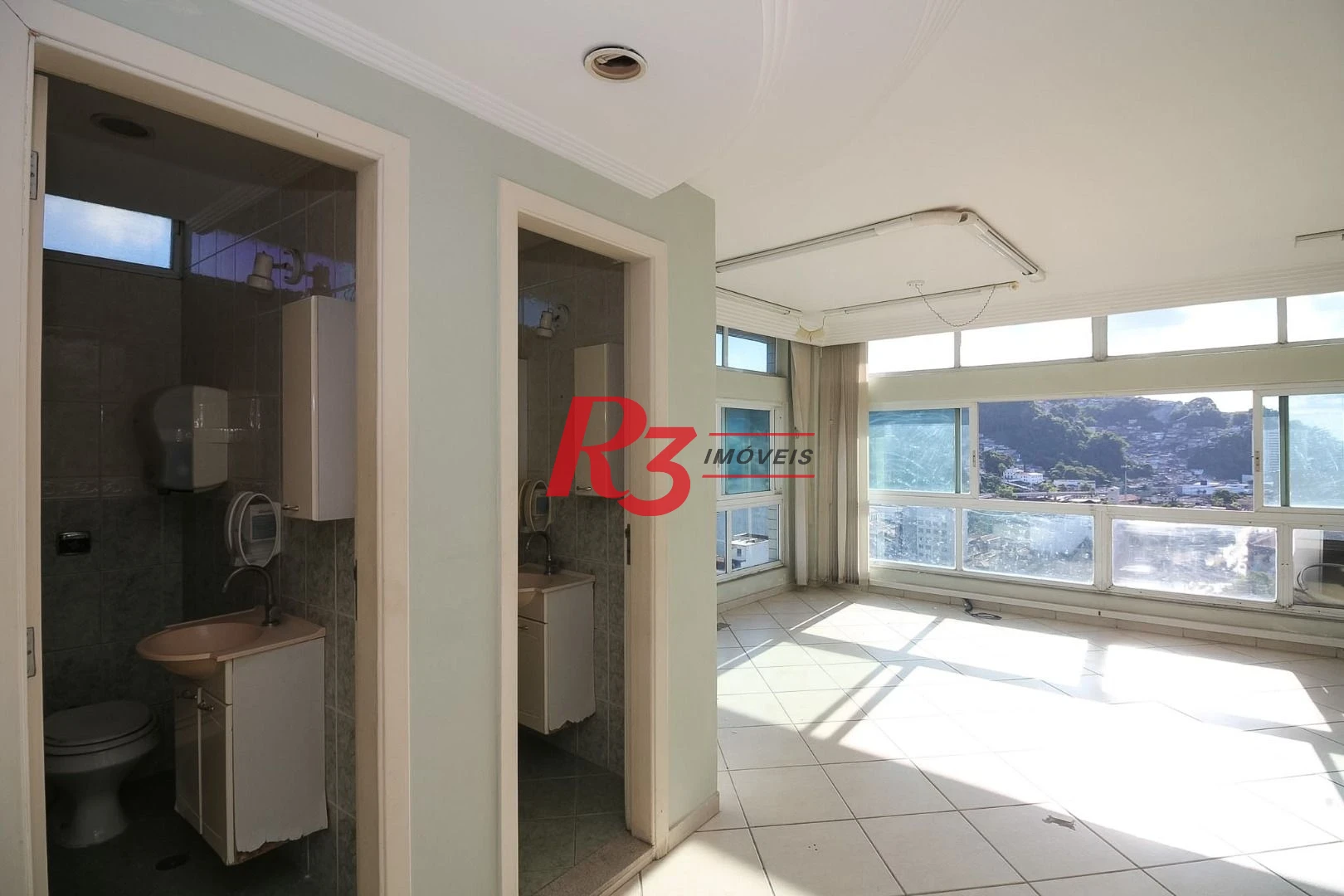 Sala à venda, 78 m² por R$ 268.000,00 - Centro - Santos/SP