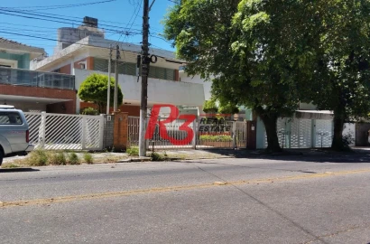 Excelente sobrado com piscina e churrasqueira