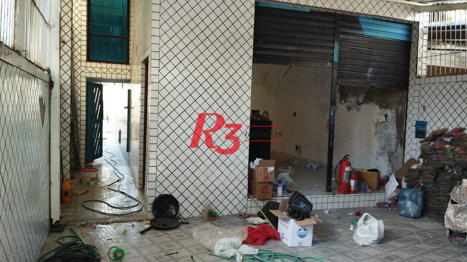 Excelente prédio para fins residenciais ou comerciais.