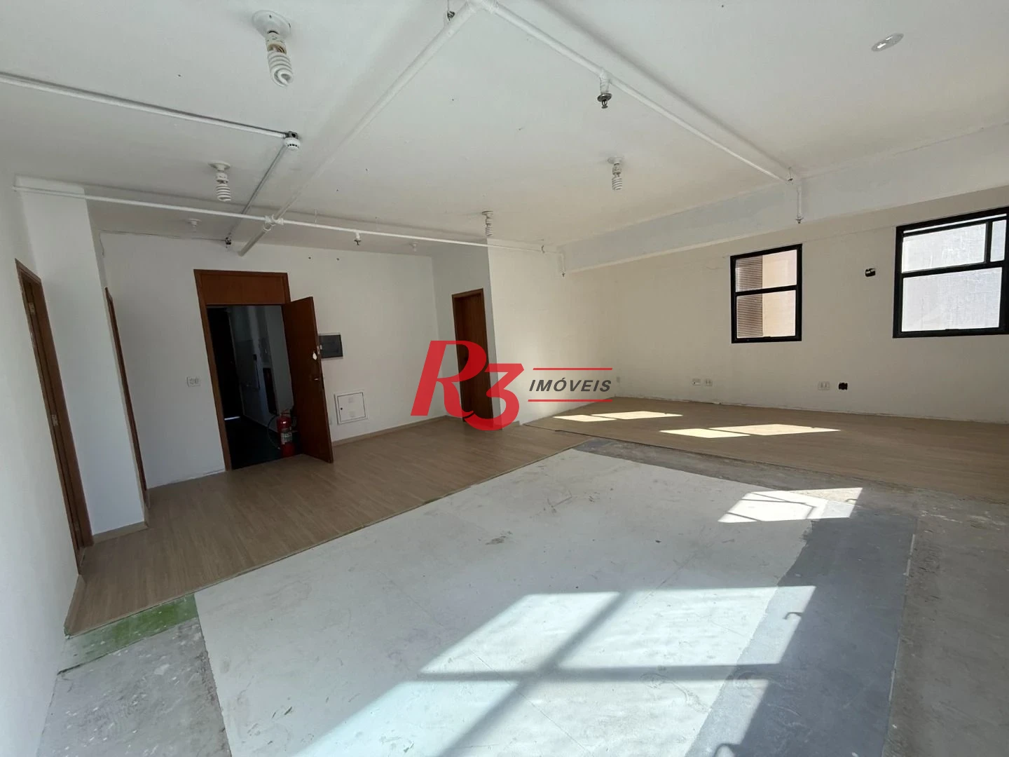 Sala à venda, 83 m² por R$ 350.000,00 - Marapé - Santos/SP