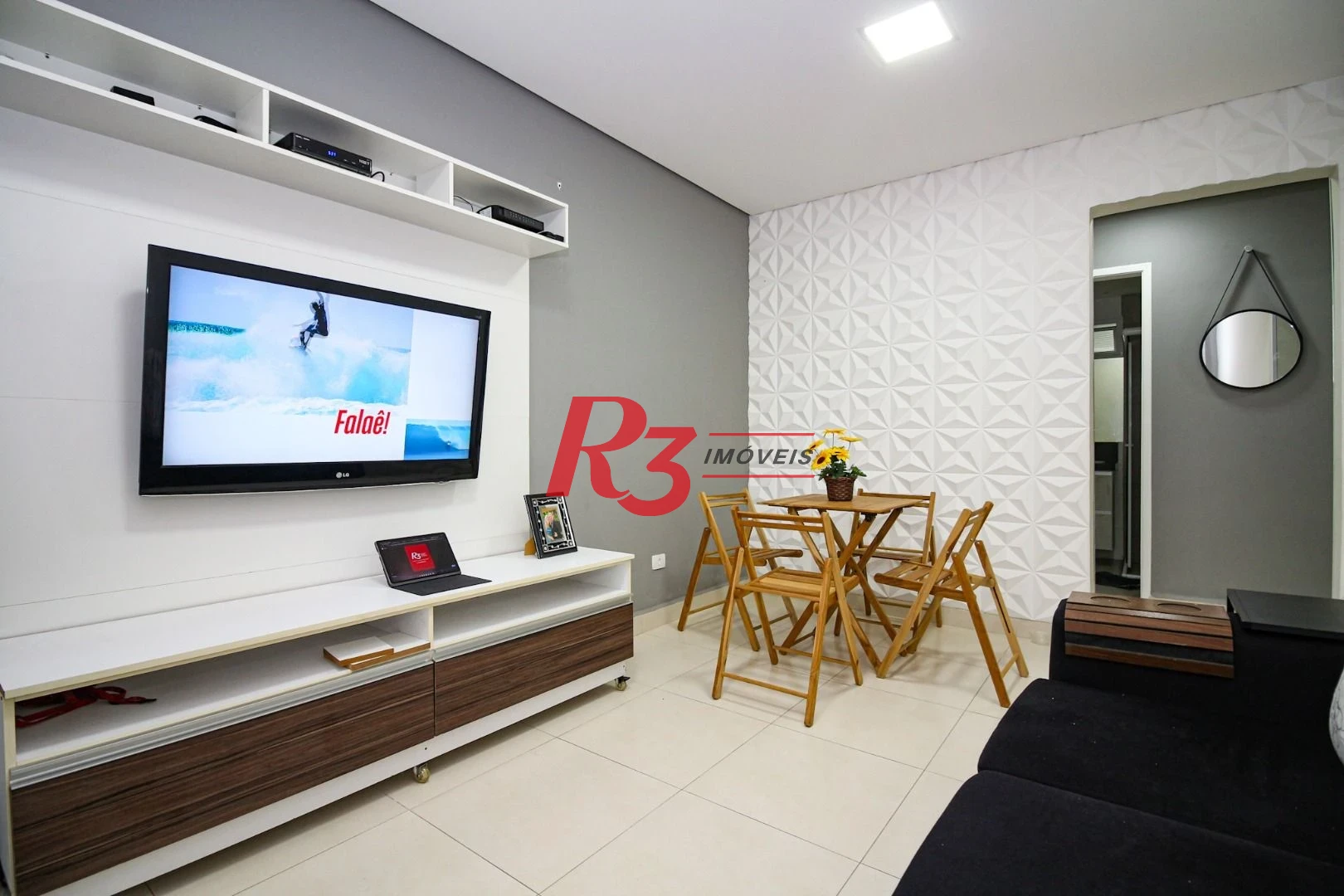 APARTAMENTO NO BOQUEIRÃO - LOCALIZAÇÃO PRIVILEGIADA -  2 DORM E 1 SUÍTE - 2 SALAS  - MOBILIADO