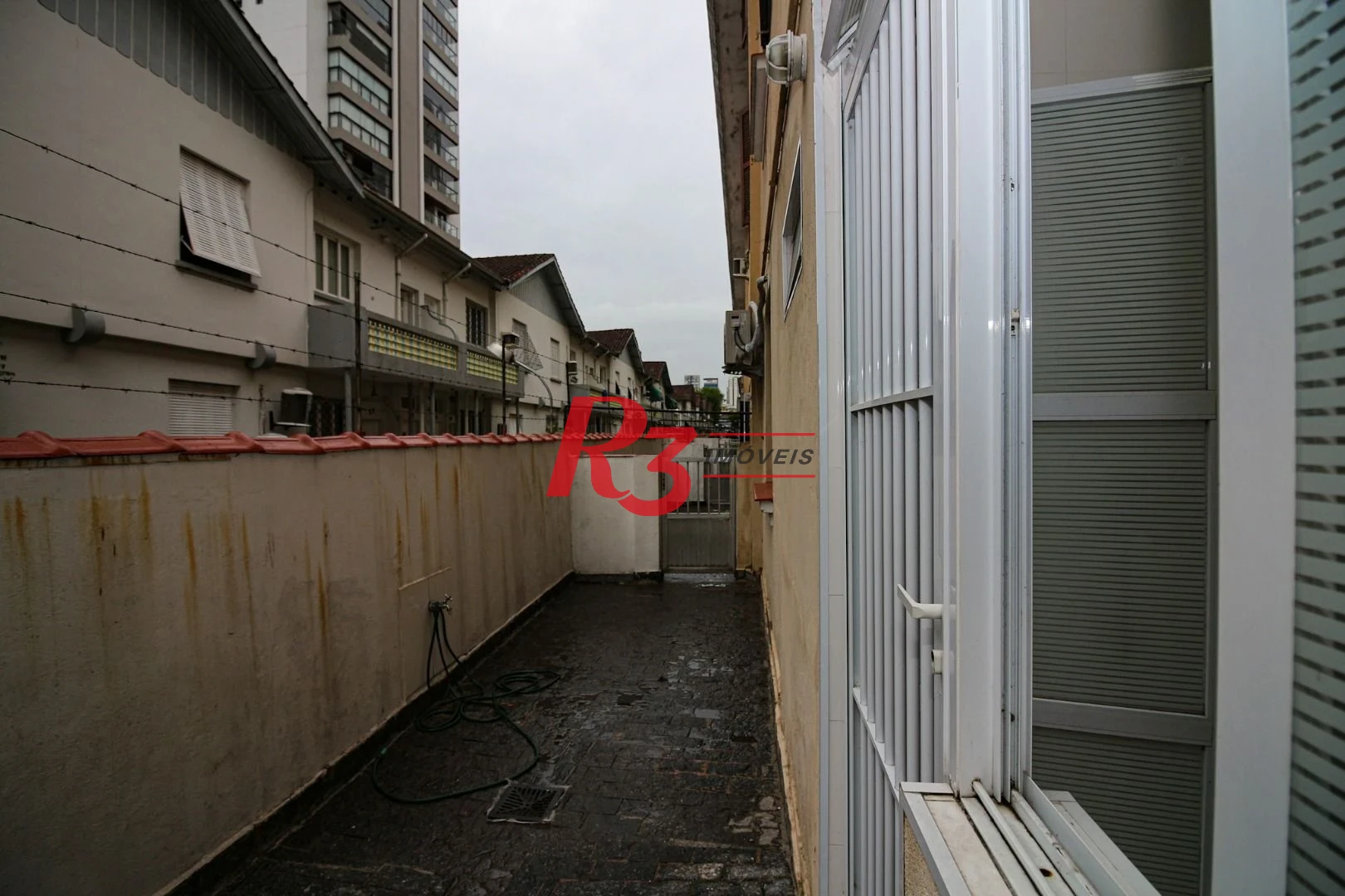 APARTAMENTO NO BOQUEIRÃO - LOCALIZAÇÃO PRIVILEGIADA -  2 DORM E 1 SUÍTE - 2 SALAS  - MOBILIADO