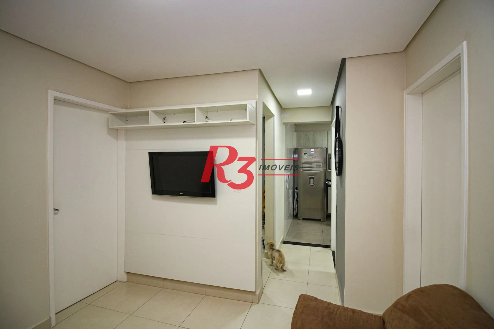 APARTAMENTO NO BOQUEIRÃO - LOCALIZAÇÃO PRIVILEGIADA -  2 DORM E 1 SUÍTE - 2 SALAS  - MOBILIADO
