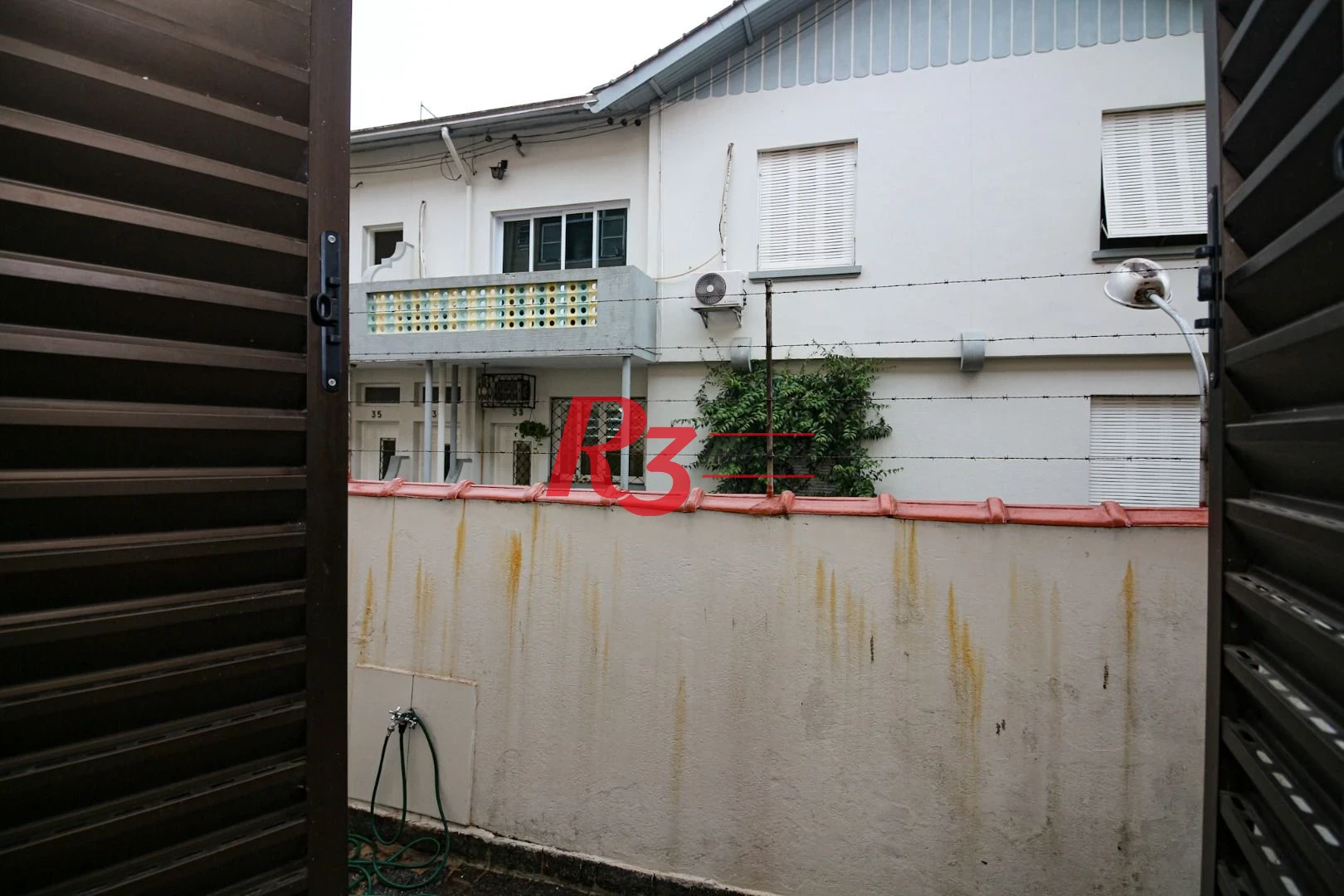 APARTAMENTO NO BOQUEIRÃO - LOCALIZAÇÃO PRIVILEGIADA -  2 DORM E 1 SUÍTE - 2 SALAS  - MOBILIADO