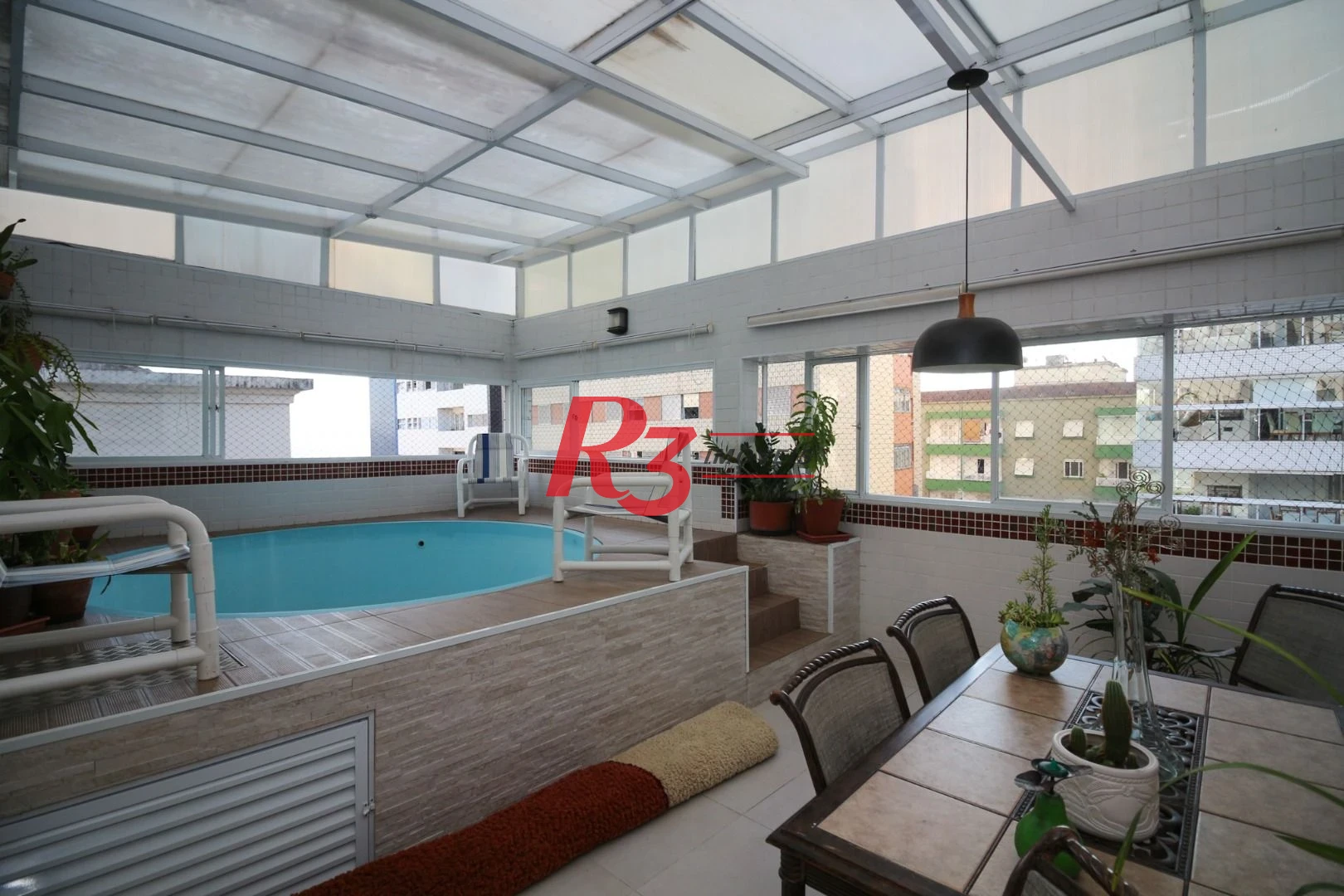 Espetacular cobertura duplex a venda no Embaré, com piscina vista mar e churrasqueira, 3 quartos, 2 suítes,  2 vagas demarcadas, condição imperdível!!