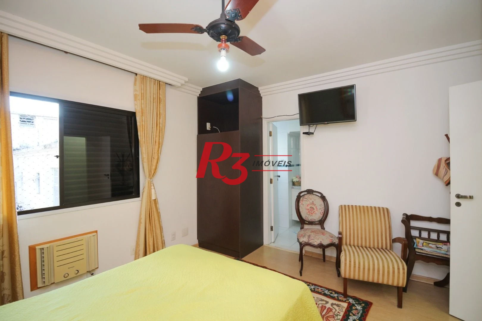 Espetacular cobertura duplex a venda no Embaré, com piscina vista mar e churrasqueira, 3 quartos, 2 suítes,  2 vagas demarcadas, condição imperdível!!
