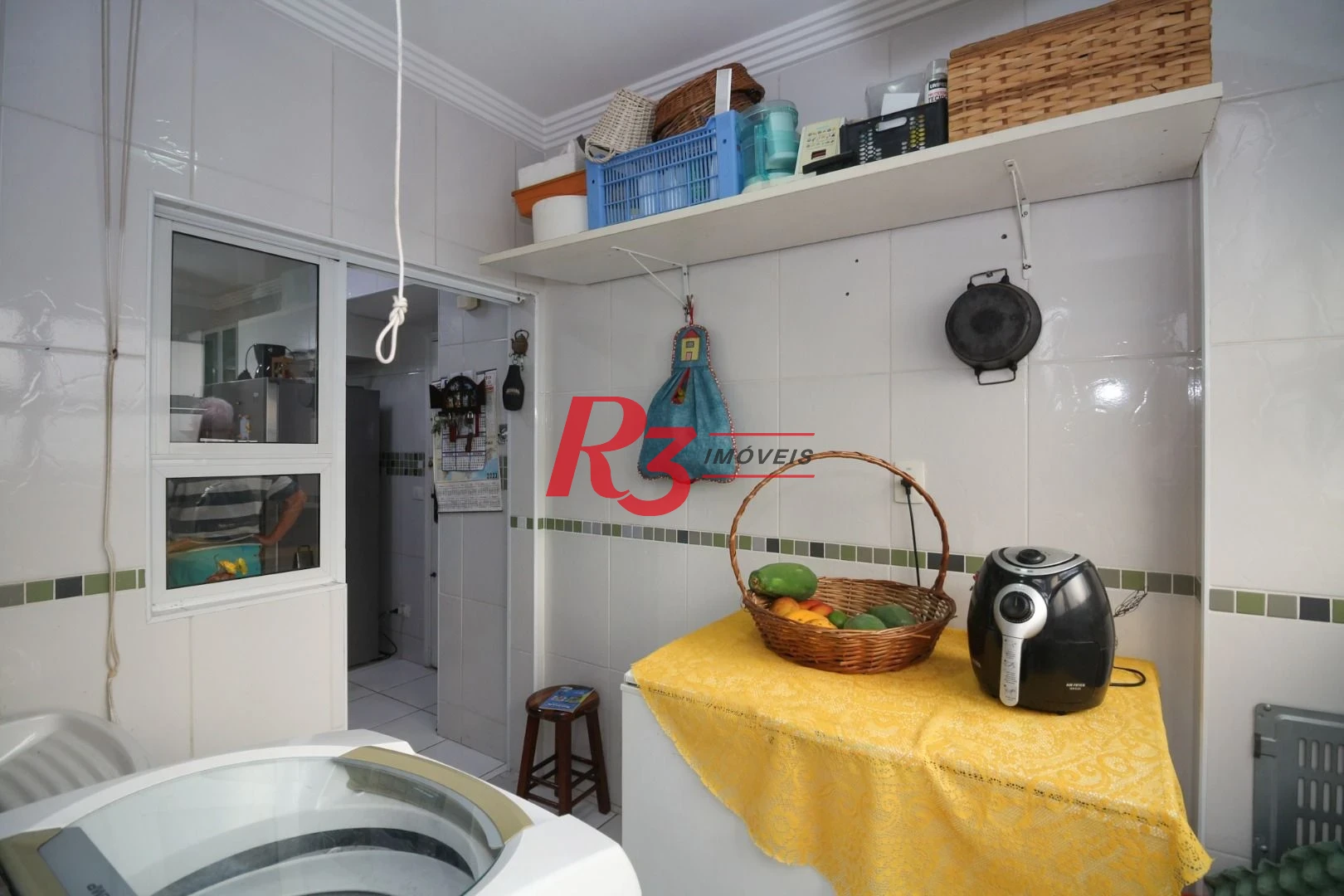 Espetacular cobertura duplex a venda no Embaré, com piscina vista mar e churrasqueira, 3 quartos, 2 suítes,  2 vagas demarcadas, condição imperdível!!