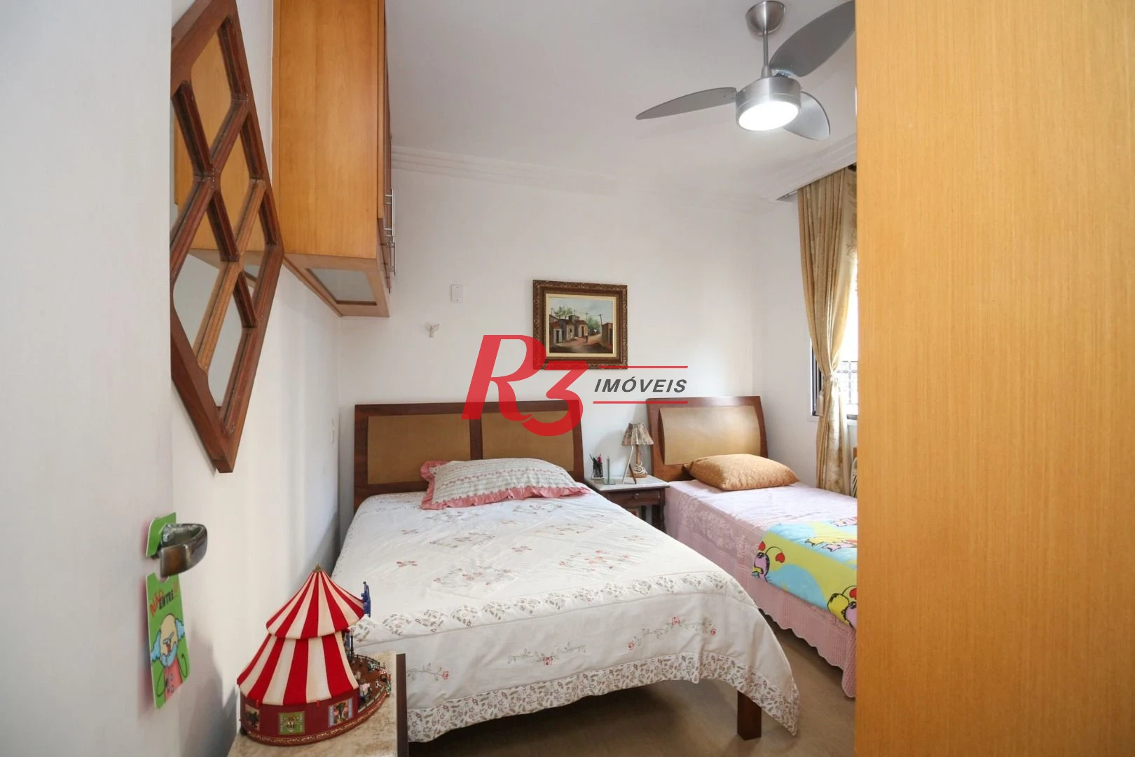 Espetacular cobertura duplex a venda no Embaré, com piscina vista mar e churrasqueira, 3 quartos, 2 suítes,  2 vagas demarcadas, condição imperdível!!