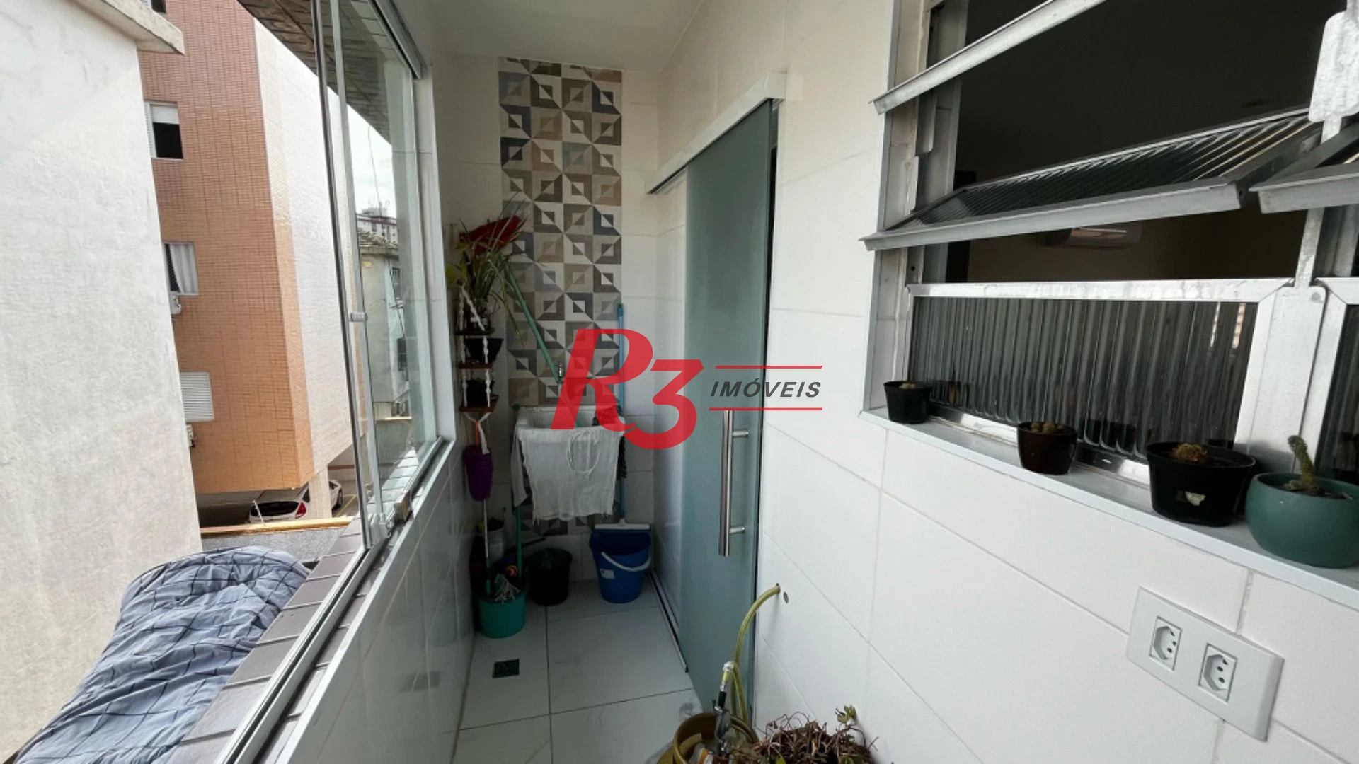 Apartamento com 2 dormitórios à venda, 75 m² por R$ 480.000,00 - Macuco - Santos/SP