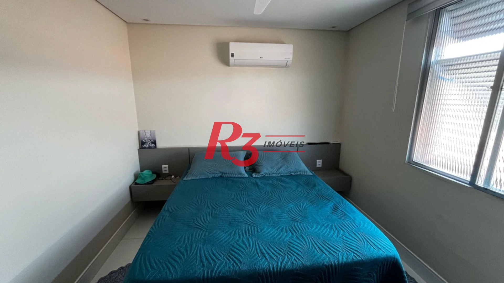 Apartamento com 2 dormitórios à venda, 75 m² por R$ 480.000,00 - Macuco - Santos/SP