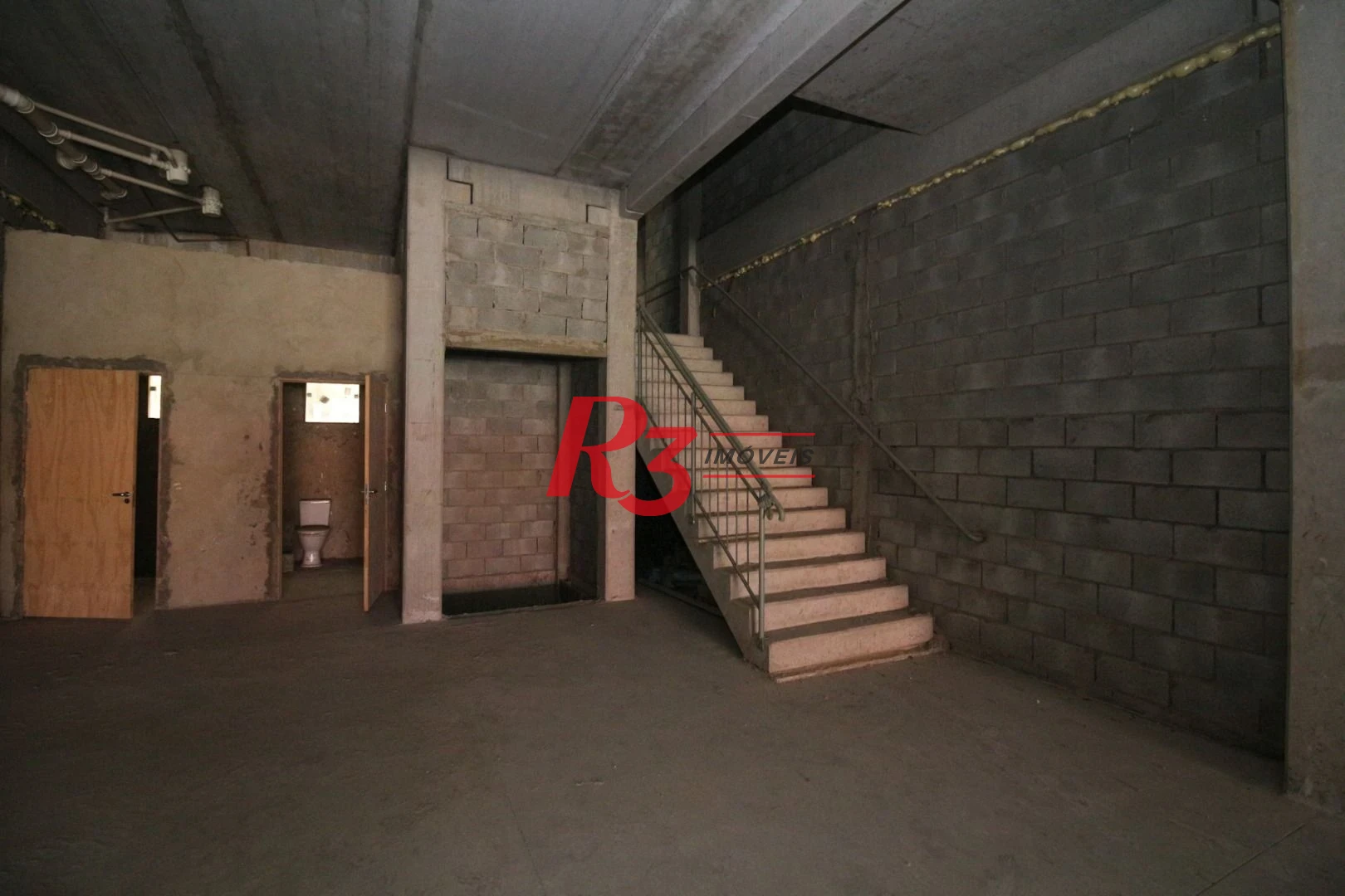Loja para alugar, 720 m² por R$ 30.000,00/mês - Itararé - São Vicente/SP