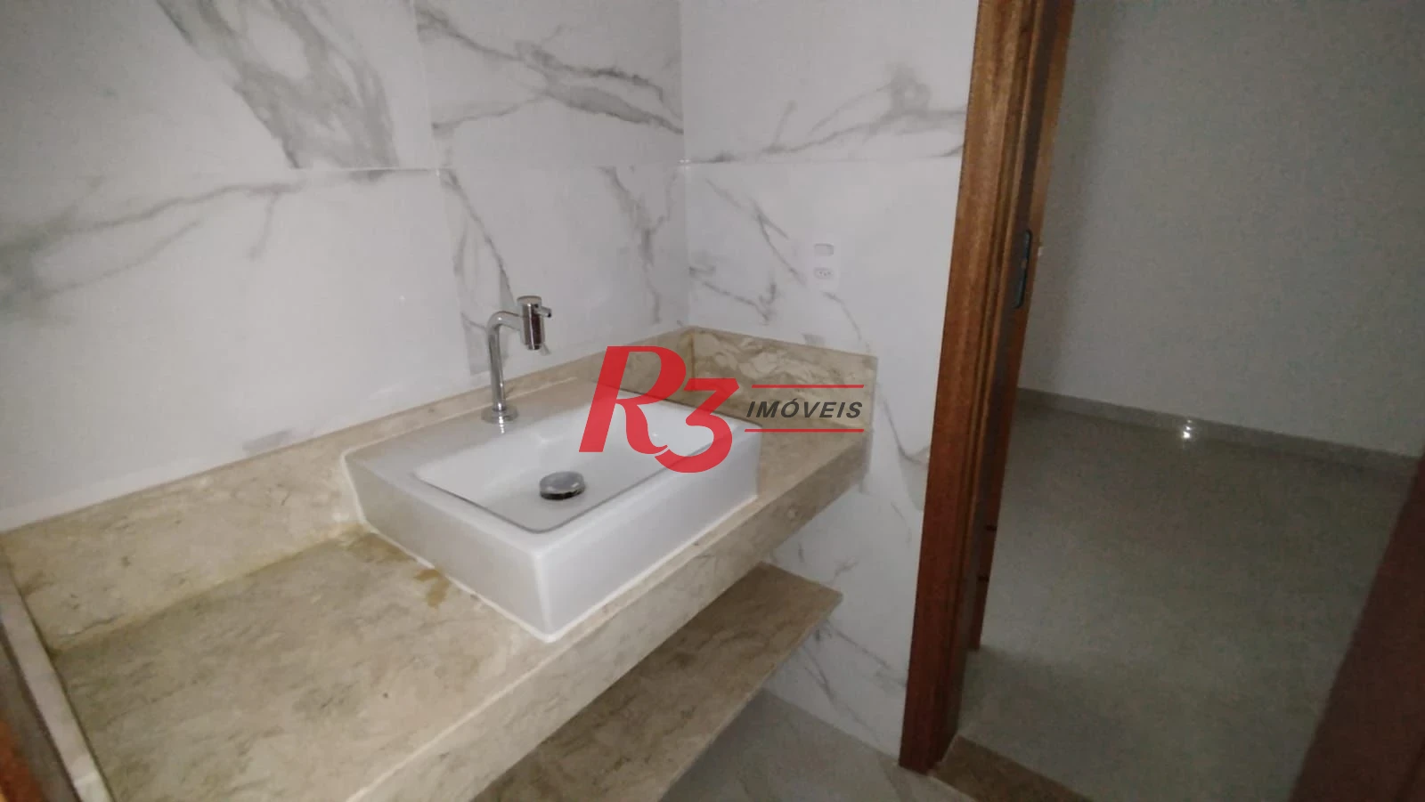 Casa com 3 dormitórios à venda, 200 m² por R$ 1.050.000,00 - Embaré - Santos/SP