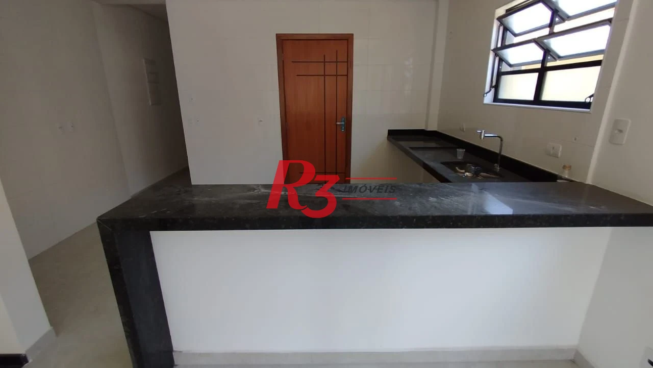 CASA SOBRESPOSTA ALTA - 4 DORMITÓRIO E 2 SUÍTES CHURRASQUEIRA E PISCINA