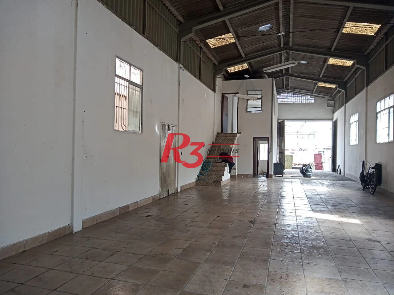 Galpão para alugar, 347 m² por R$ 11.750,00/mês - Parque Bitaru - São Vicente/SP