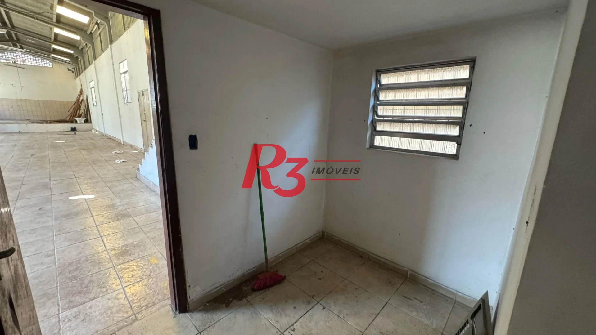 Galpão para alugar, 347 m² por R$ 11.750,00/mês - Parque Bitaru - São Vicente/SP
