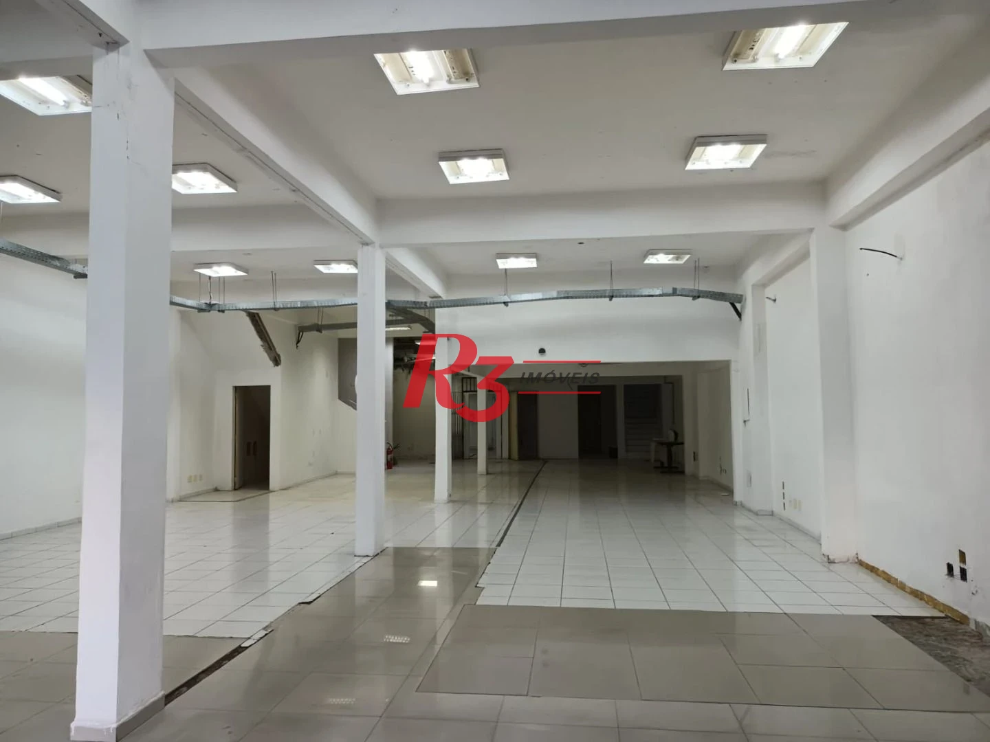 Loja para alugar, 600 m² por R$ 21.484,51/mês - Gonzaga - Santos/SP