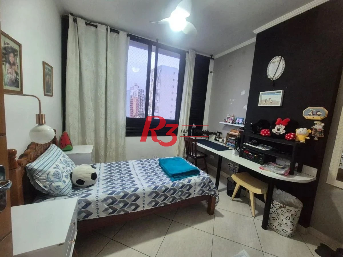 Apartamento no Gonzaga - 4 quartos - Quadra da praia