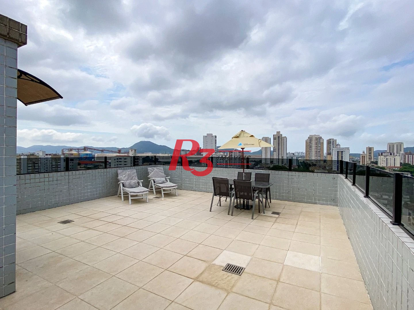 Cobertura Triplex com 3 dormitórios à venda, 300 m² por R$ 1.750.000 - Aparecida - Santos/SP