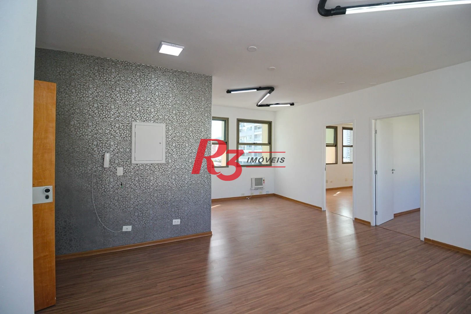 Conjunto para alugar, 70 m² por R$ 3.850,02/mês - Gonzaga - Santos/SP