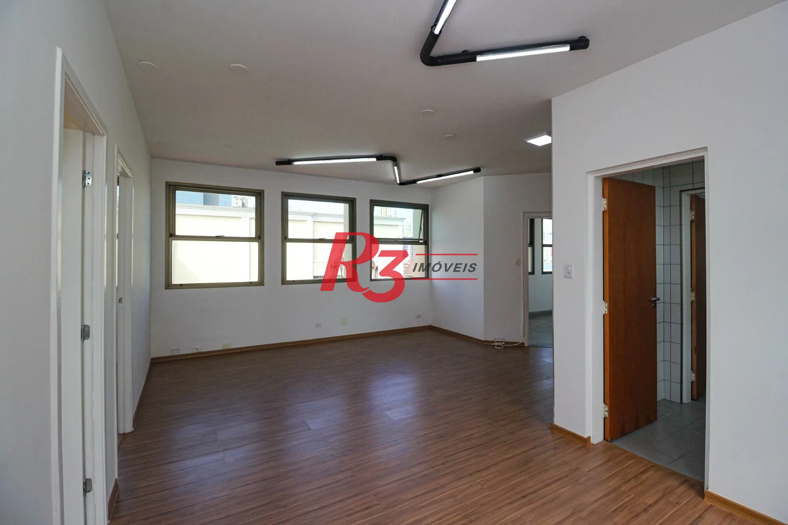 Conjunto para alugar, 70 m² por R$ 3.850,02/mês - Gonzaga - Santos/SP