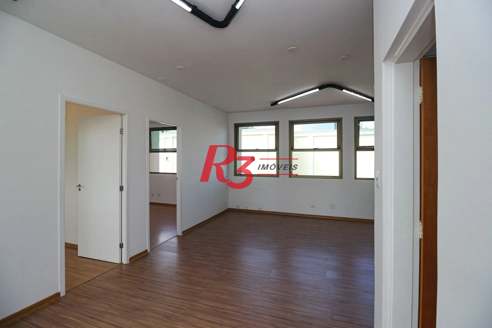 Conjunto para alugar, 70 m² por R$ 3.850,02/mês - Gonzaga - Santos/SP