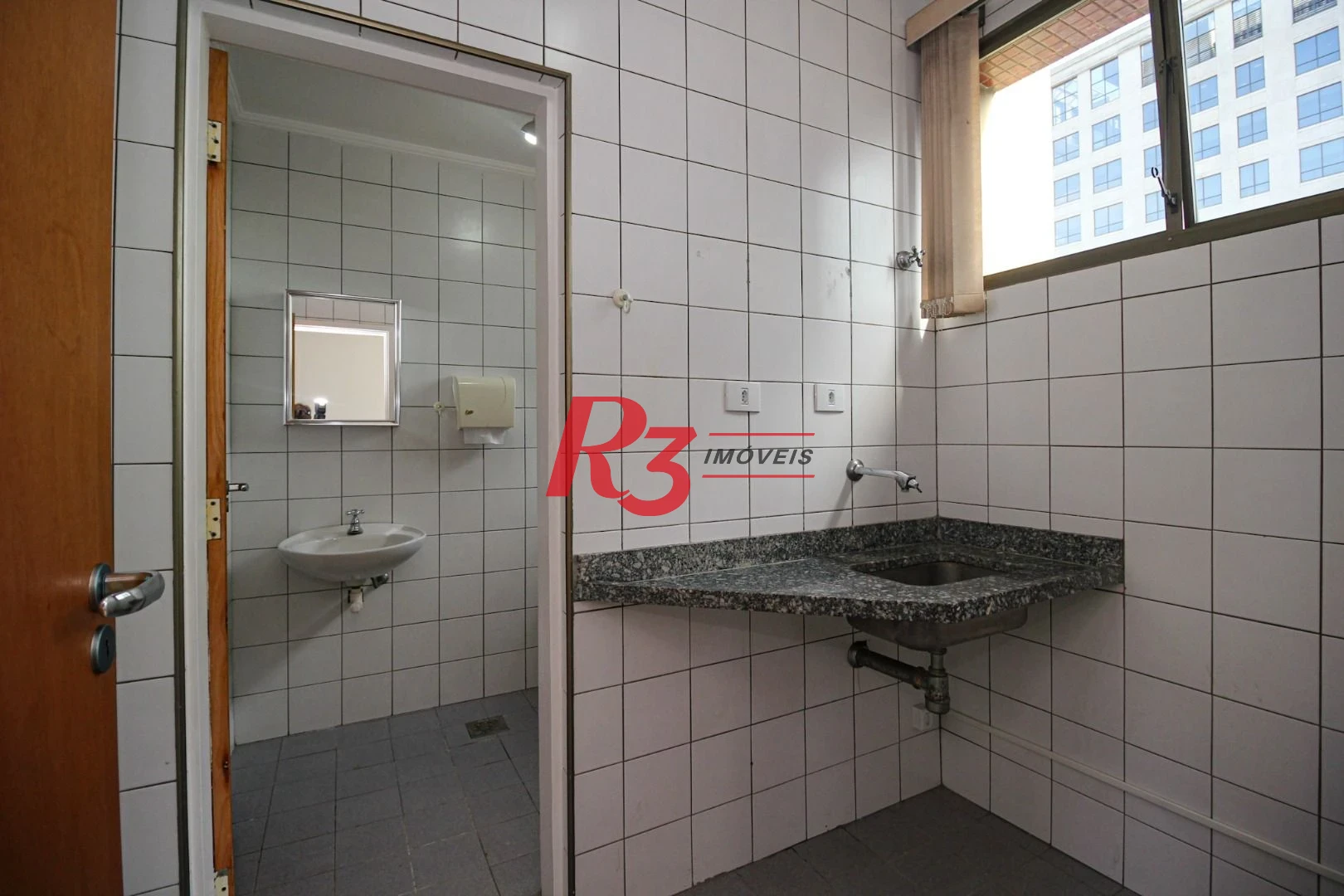 Conjunto para alugar, 70 m² por R$ 3.850,02/mês - Gonzaga - Santos/SP