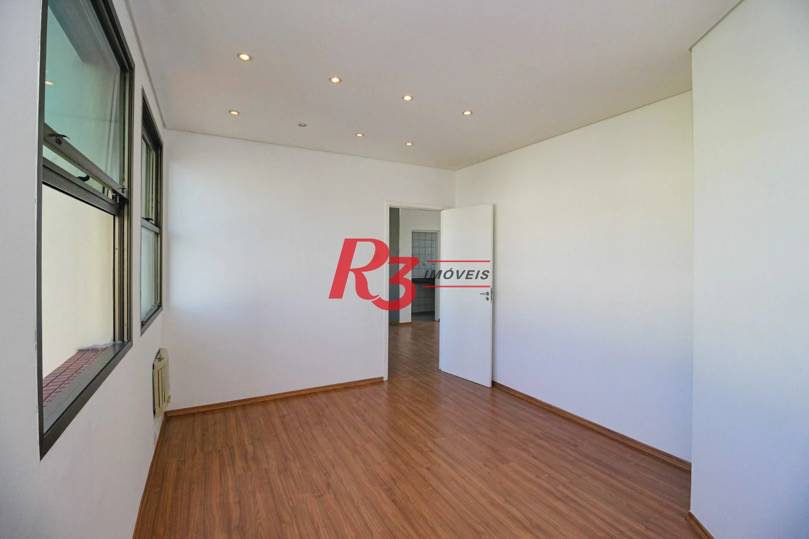 Conjunto para alugar, 70 m² por R$ 3.850,02/mês - Gonzaga - Santos/SP