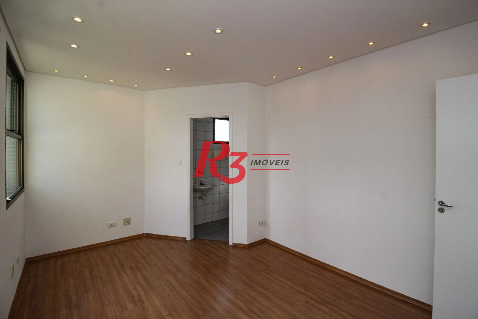 Conjunto para alugar, 70 m² por R$ 3.850,02/mês - Gonzaga - Santos/SP