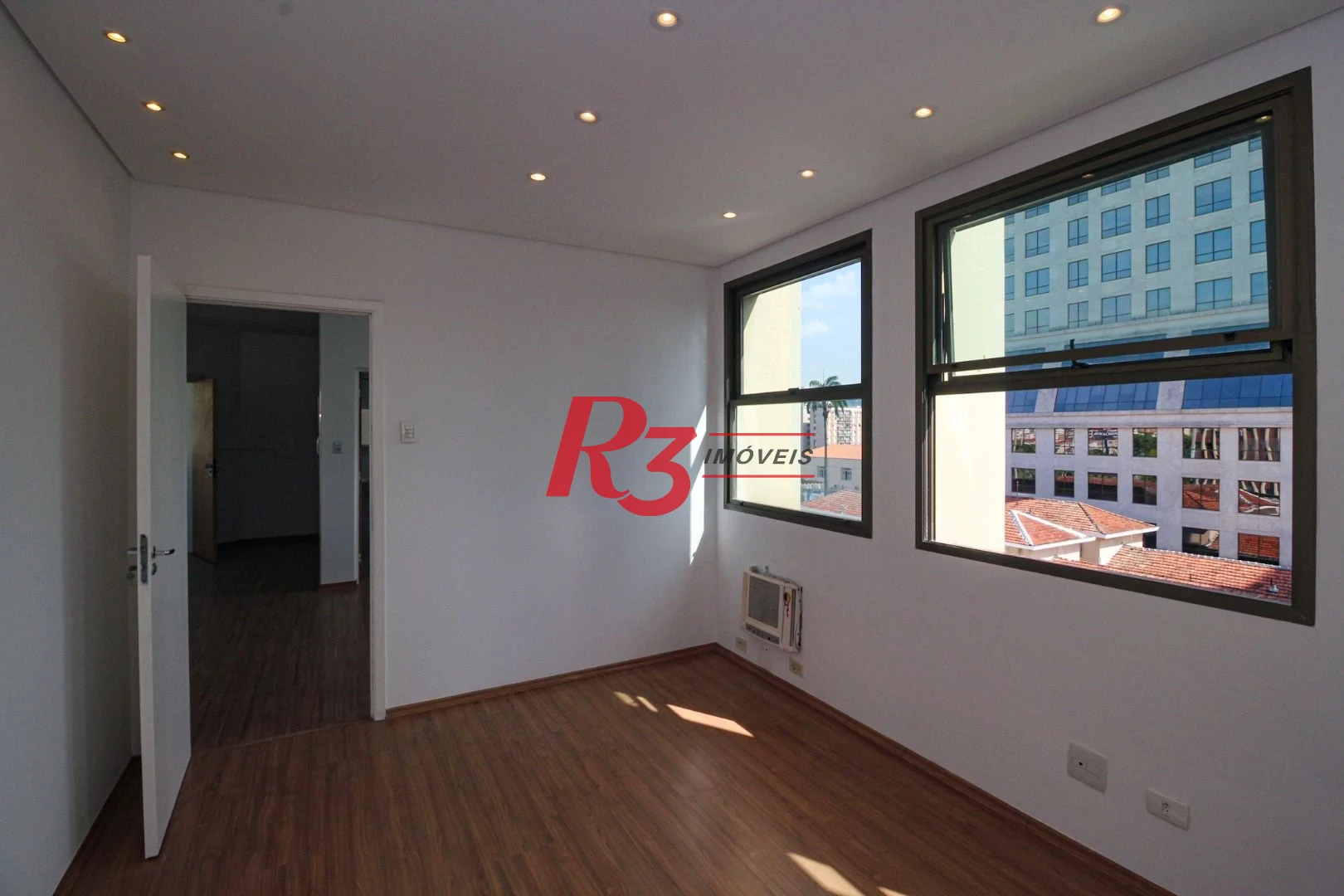 Conjunto para alugar, 70 m² por R$ 3.850,02/mês - Gonzaga - Santos/SP