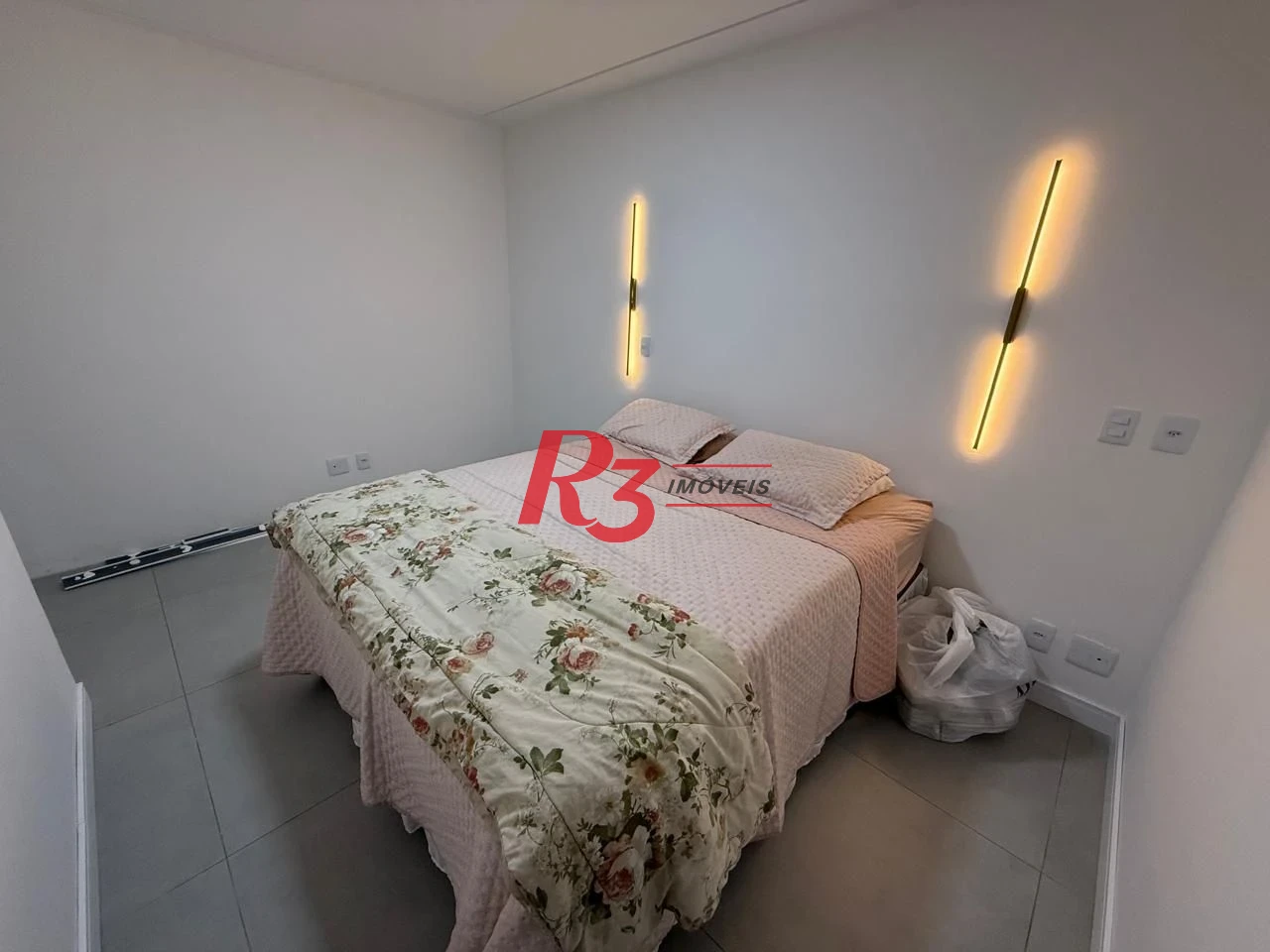 Apartamento com 2 dormitórios à venda, 85 m² por R$ 1.800.000,00 - Embaré - Santos/SP