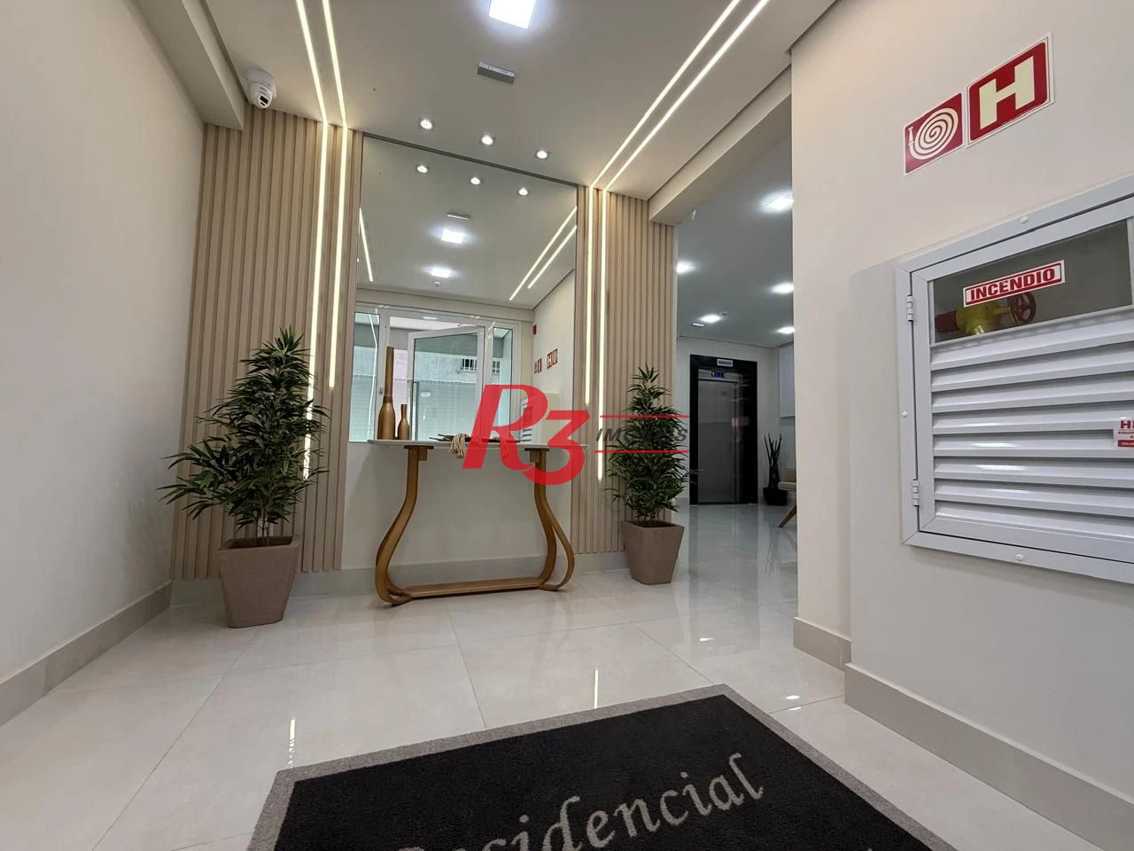Apartamento com 2 dormitórios à venda, 85 m² por R$ 1.800.000,00 - Embaré - Santos/SP
