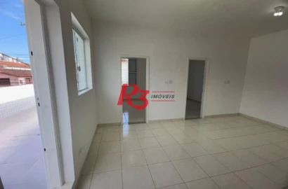 Sobreposta alta 3 dormitórios para locação  R$ 3.500,00 no Campo Grande em Santos