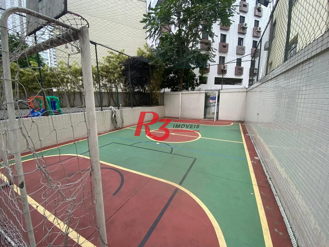 apto 3 dormitório e 2 vagas demarcadas