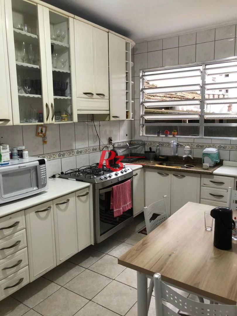 Excelente casa com 300m2 de área