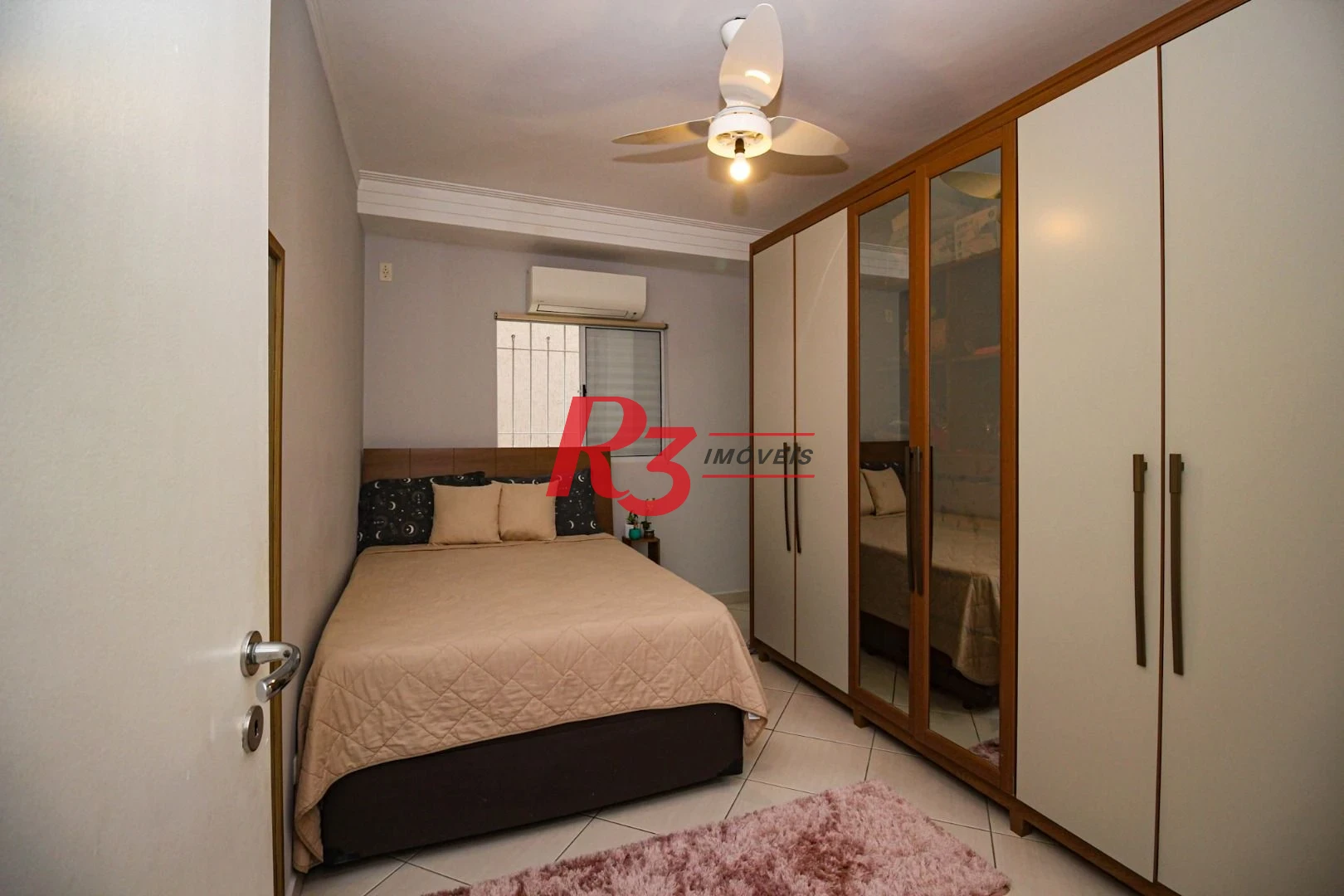 Casa com 3 dormitórios c 3 suites, Piscina  à venda, 141 m² por R$ 1.340.000 - Marapé - Santos/SP