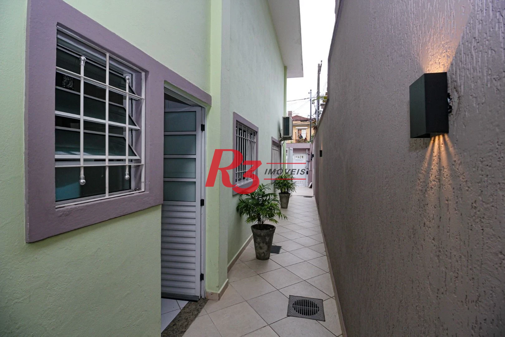 Casa com 3 dormitórios c 3 suites, Piscina  à venda, 141 m² por R$ 1.340.000 - Marapé - Santos/SP
